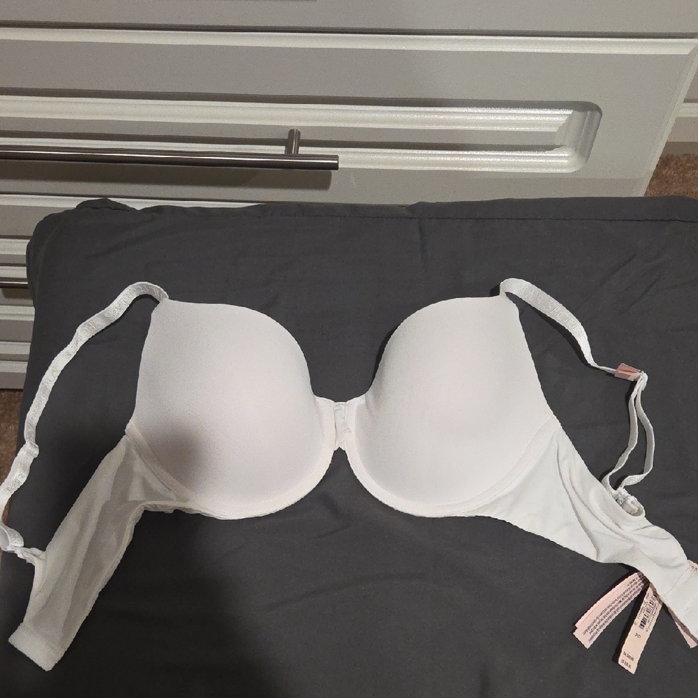 Victorias Secret  Color White,  Women's Bra